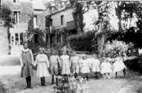 1910-cousins_devant_villa_charron.jpg